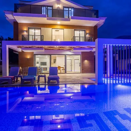 Vila Hisar Celebrity A