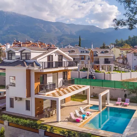 Hisar Celebrity A Villa *